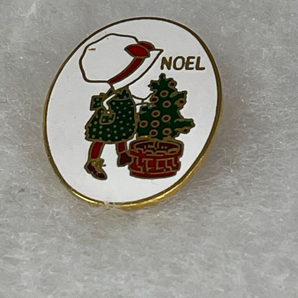 Vintage Holly Hobby Christmas pin.